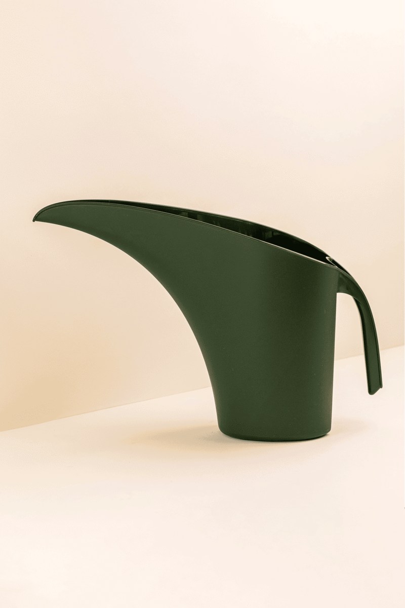 arrosoir-plastique-recycle-belem-2l-vert-cote Arrosoir en plastique recyclé Belem 2L vert vue de côté
