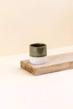 Cache-pot en céramique Délia vert de diamètre 6 cm vue de côté
