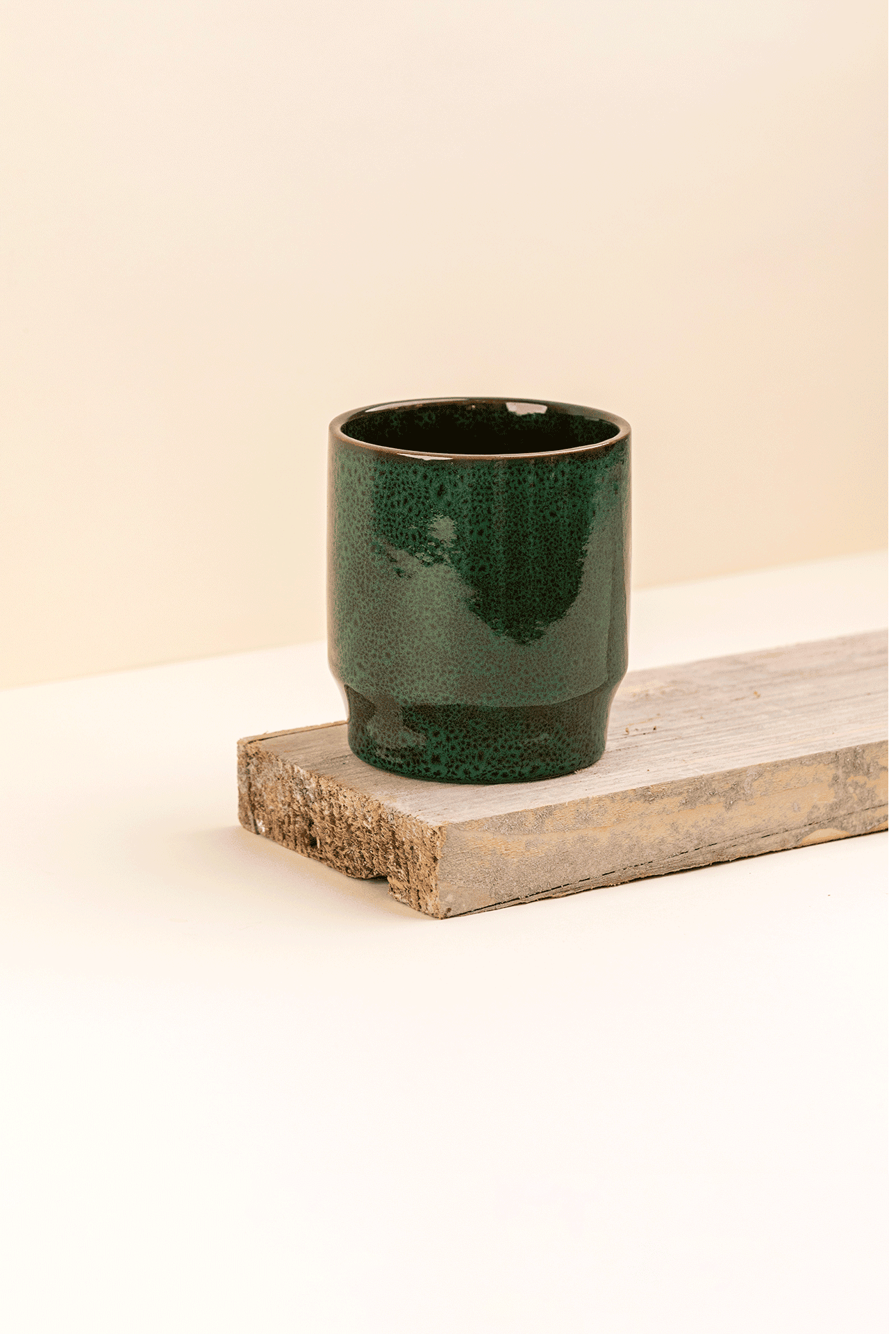 cache-pot-ceramique-orion-vert-diametre-9cm-cote Cache-pot en céramique Orion vert de diamètre 9 cm vue de côté