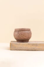Cache-pot en ciment Hera rose de diamètre 6 cm vue de face